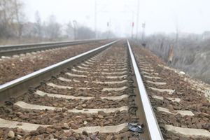 NESREĆA U ZEMUNU: Dva radnika povređena od strujnog udara na železničkoj pruzi