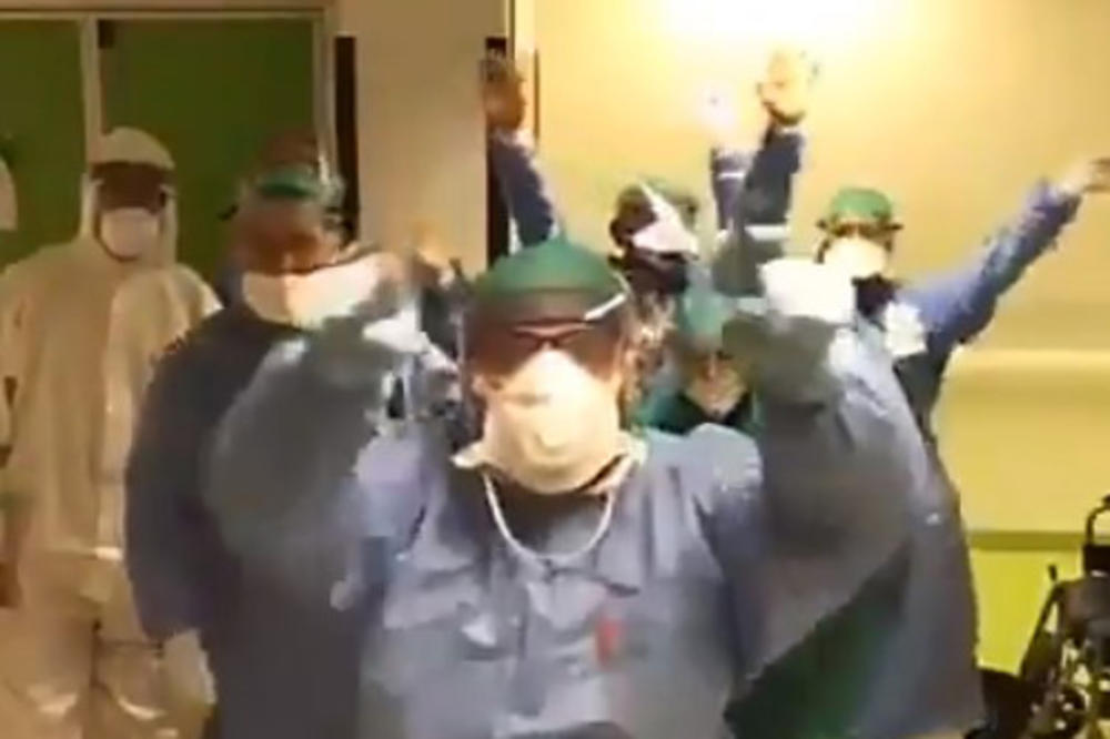 OSTANITE KUĆI! Italijanski lekari sa osmesima ispod maski poslali poruku svojim građanima i ODUŠEVILI SVET! (VIDEO)