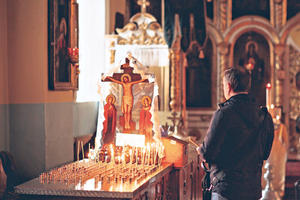 OGLASILA SE SPC: Bez prekidanja služenja liturgije, ali vernici stariji od 65 godina da NE DOLAZE U CRKVU