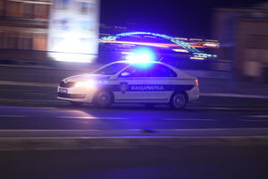 PROŠAO KROZ CRVENO, PA SE ZABIO U AUTO KOMUNALNE MILICIJE: Teška nesreća kod opštine Novi Beograd, "Beli" zadobili teške povrede