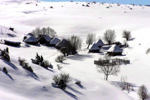 VRATILA SE ZIMA: Slab sneg pada na Zlatiboru i u Sjenici