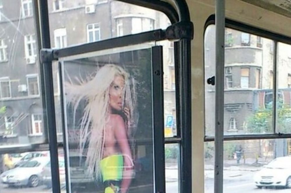 Ko kaže da se Jelena Karleuša ne vozi tramvajem?!