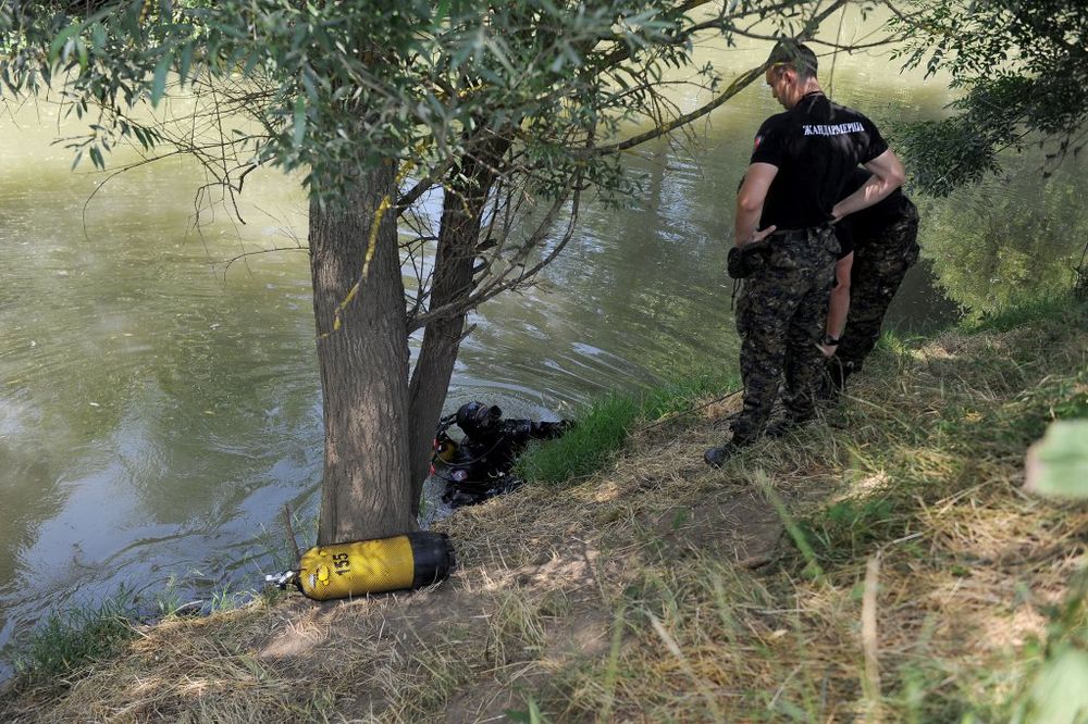 Aranđelovac: Na Garaškom jezeru utopio se mladić (23)