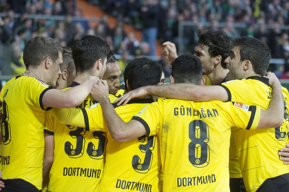BORUSIJA SE PRIBLIŽILA BAJERNU: Dortmund siguran protiv Verdera u Bremenu
