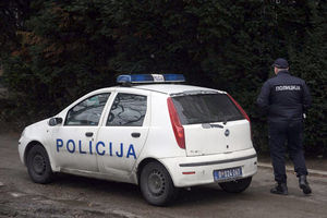STRAVIČNA SAOBRAĆAJKA U KUPINOVU: Muškarca udario auto, ostao na mestu mrtav