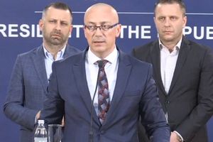 GORAN RAKIĆ POSLE SASTANKA NA ANDRIĆEVOM VENCU: Srpska lista napušta privremenu vladu Kosova