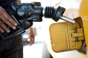 UHAPŠEN MUŠKARAC U TITELU: Ilegalno prodavao dizel gorivo, u kući mu pronađeno 1.500 litara