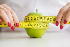 Kako izgubiti kilograme brzo i zdravo? Nutricionista otkriva da gladovanje nije opcija