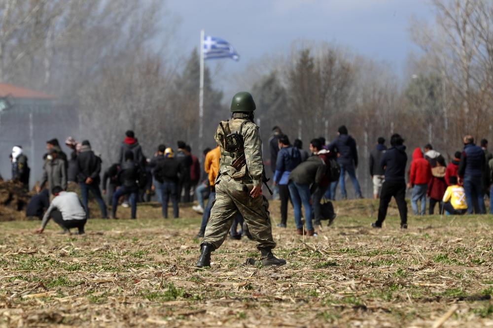 LEJEN PORUČILA I PRE SUSRETA SA ERDOGANOM: Turska mora da skloni migrante sa grčke granice!