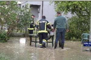 NEVREME S GRADOM POGODILO IVANJIČKI KRAJ: Poplavljene kuće u naseljima Senjak, Bukovica i Marina Reka!