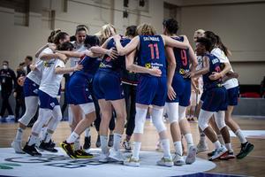 PRATIĆU TE MALA DO MESECA: Luda žurka košarkašica Srbije posle trijumfa nad Turskom VIDEO