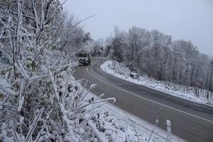 PAO SNEG! Zabelela se sela oko Valjeva BABA MARTA POKAZALA ZUBE, pogledajte Divčibare kao u snežnoj bajci (FOTO)