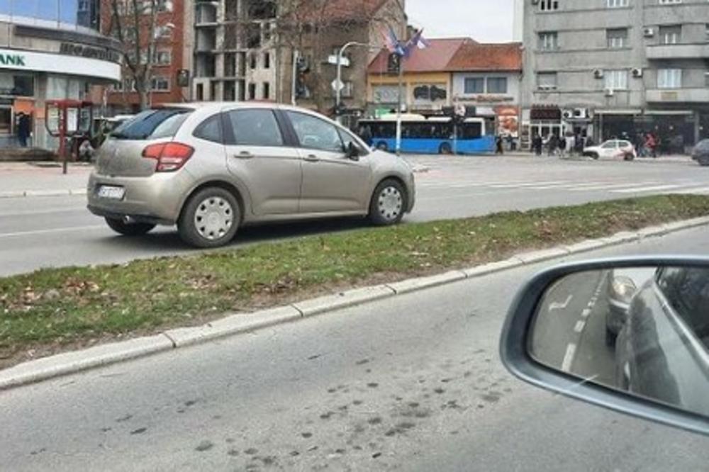 KO MU DADE DOZVOLU: Još jedan u kontrasmeru u Bulevaru oslobođenja! Novosađani se pitaju kako?! (FOTO)