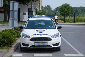 PROVALIO U KUĆU PA IZBO ŽENU (62) OŠTRIM PREDMETOM: Muškarac uhapšen zbog pokušaja ubistva u Vrbovcu