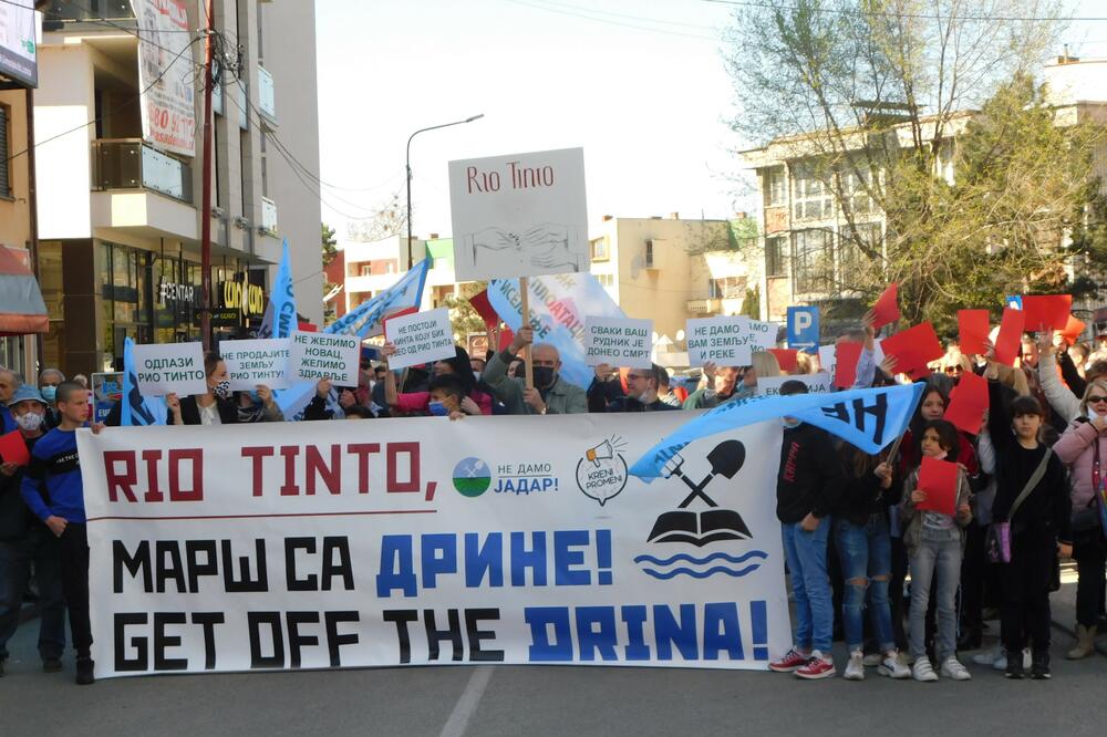 PRAVA POZADINA: Na protestima protiv litijuma ujedinili se nespojivi ideološki elementi i EKSTREMISTI! Cilj isti - rušenje vlasti!