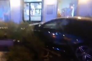 HOROR U CENTRU ZAGREBA: Mercedesom se zabio u terasu kafića, ima povređenih VIDEO