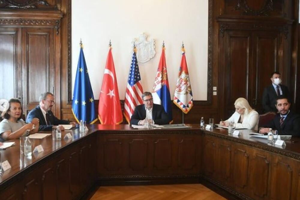 IZGRADNJA MORAVSKOG KORIDORA: Vučić sa predstavnicima konzorcijuma Behtel-Enka