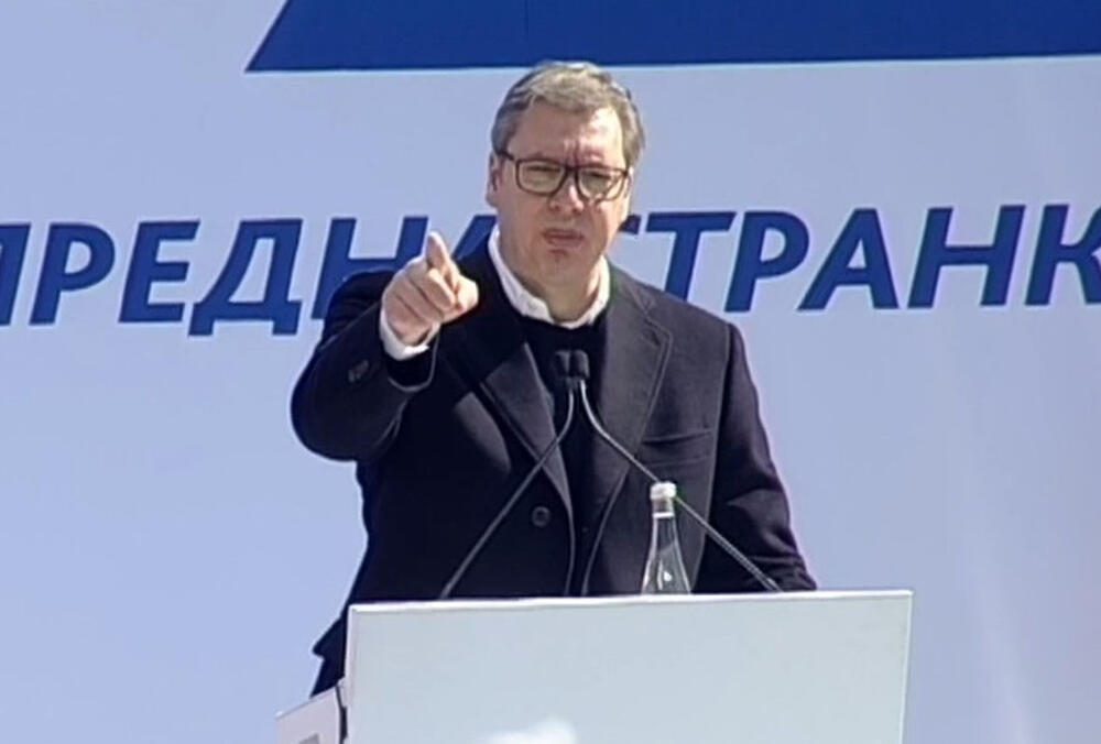 Aleksandar Vučić, Bačka Palanka