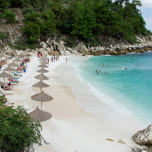 Pršte kazne na omiljenim sprskim plažama: Samo u Kavali i na Tasosu naplaćeno