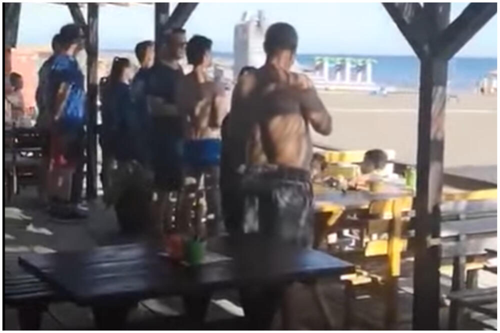 HIMNA STARE DRŽAVE NA ULCINJSKOJ PLAŽI: "Hej Sloveni" se ovde u stavu mirno sluša već 11 godina VIDEO