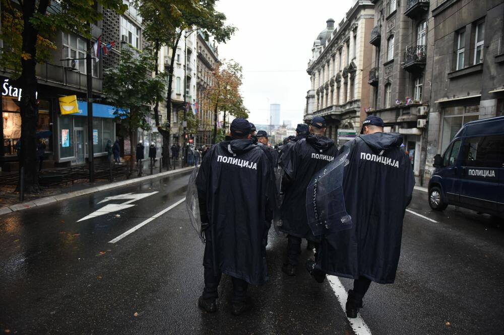 PRISTALICE I PROTIVNICI PRAJDA SUSRELI SE U RESAVSKOJ: Policija odmah intervenisala (VIDEO)