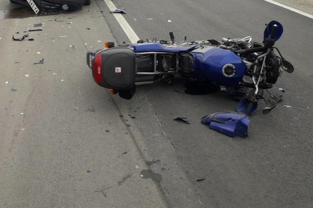 TEŠKA SAOBRAĆAJNA NESREĆA U ŽITORAĐI: Žena poginula nakon pada sa motocikla