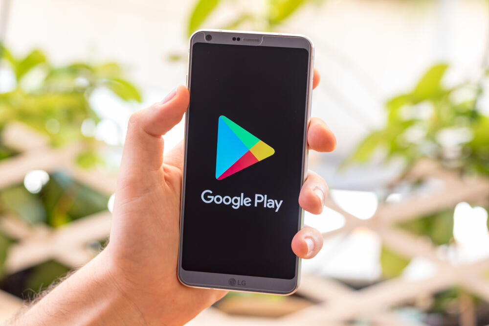 OTKRIVENA GOOGLE PLAY PREVARA SA OGLASIMA! Kako "bombona" može da vas dovede do 250 OPASNIH aplikacija