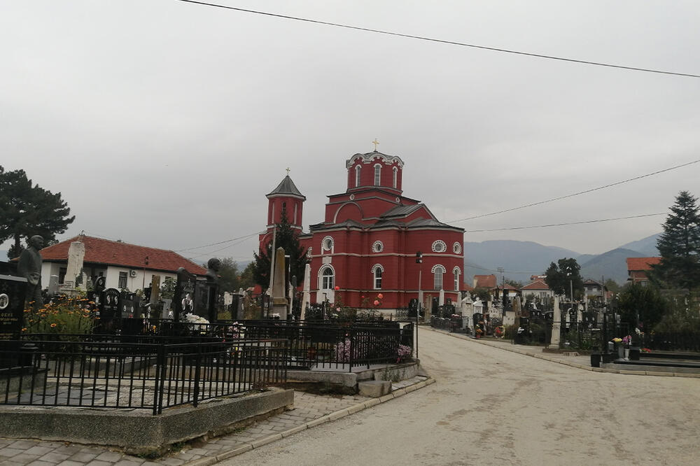 NA ZADUŠNICE SE U VRANJU IZLAZI U PETAK I SUBOTU: Mladenovići objašnjavaju zašto je to tako