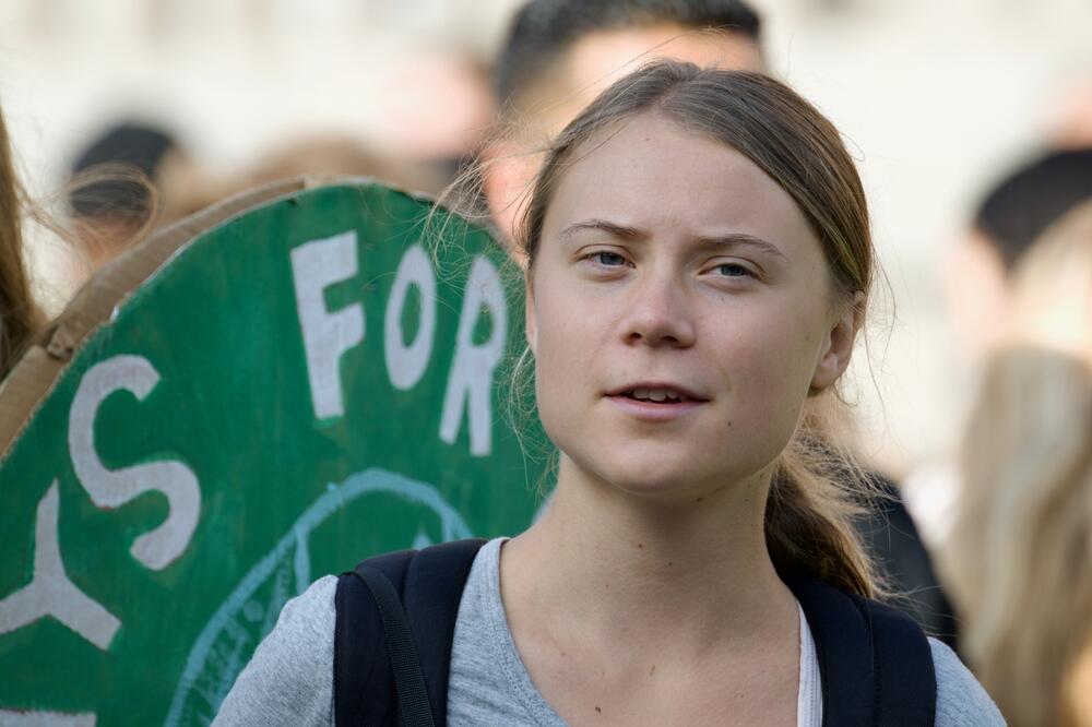 UHAPŠENA GRETA TUNBERG! Danska policija je privela tokom protesta protiv rata u Pojasu Gaze (VIDEO)