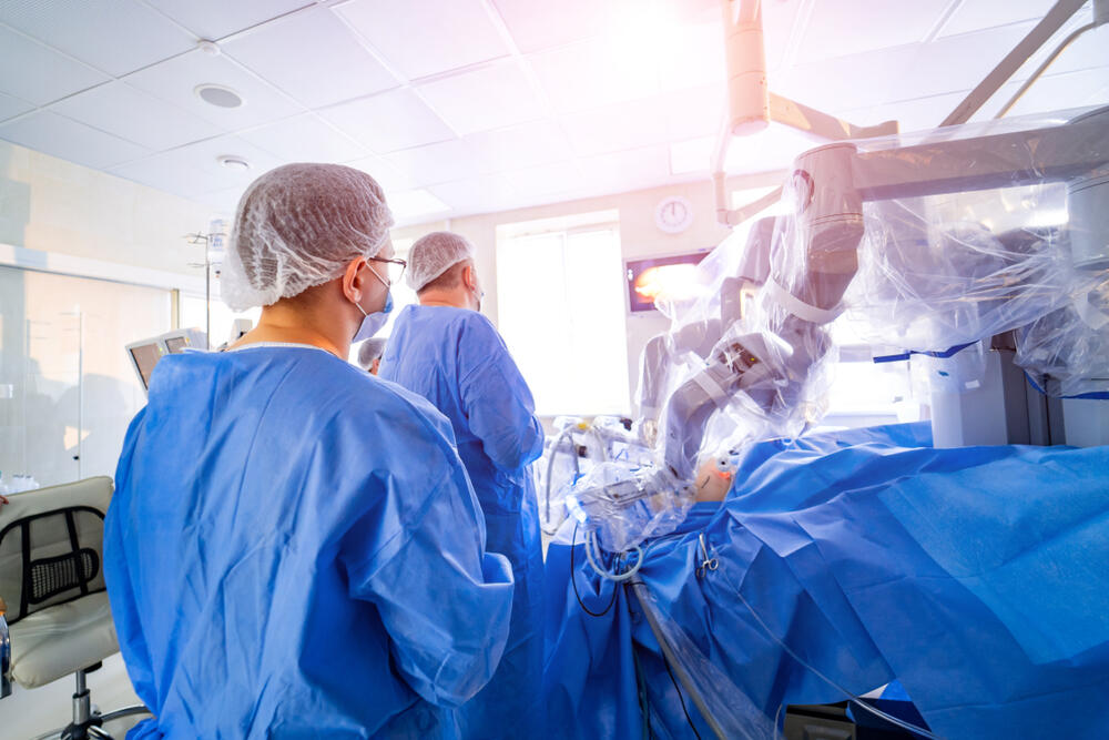 operacija uz pomoć robota, operacija, hirurška intervencija