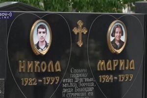 SINA POZNAO PO KRSTIĆU, ĆERKU PO LANČIĆU Dragiša i Zorica žive za to da im na grobu poljube sliku, NATO bomba im uzela oboje dece