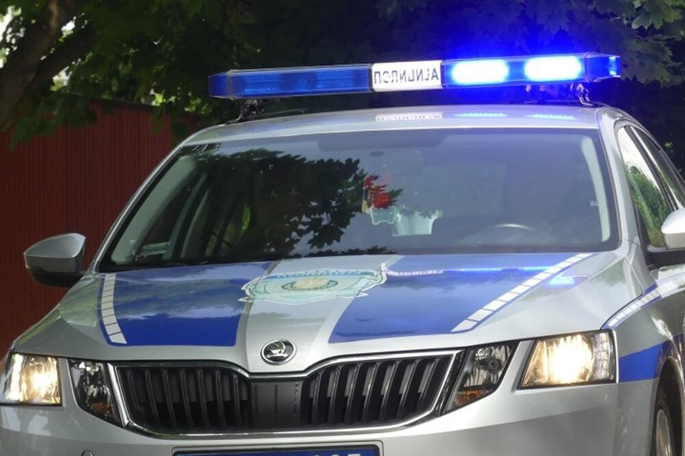 PIJAN (43) BRUTALNO TUKAO ŽENU! Uhapšen nasilnik iz Beograda: Posle svađe je oborio, pa udarao rukama i nogama udarao