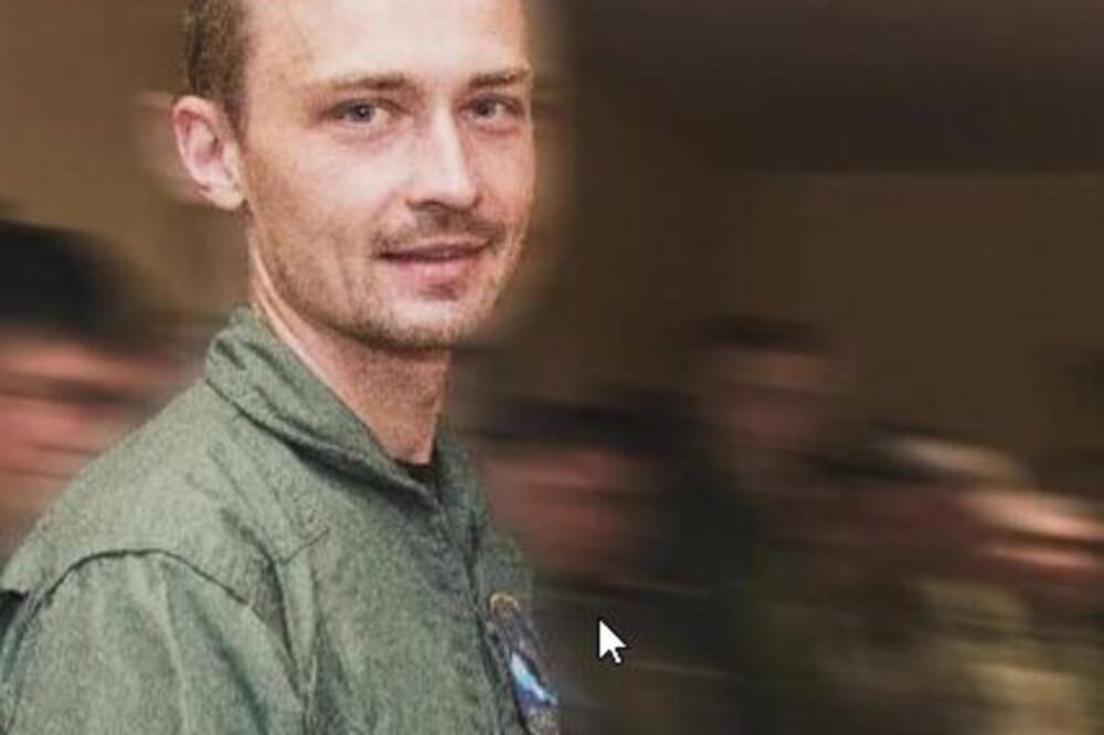RUSI OBORILI JEDNOG OD NAJBOLJIH UKRAJINSKIH PILOTA: Potpukovnik Denis Vasiljuk stradao u SU-27! Raketa doletela iz aviona! (FOTO)
