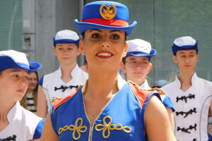 GDE MAŽORETKINJE DOĐU TU JE PRAZNIK: Državno prvenstvo u mažoret plesu održano u Loznici (FOTO)