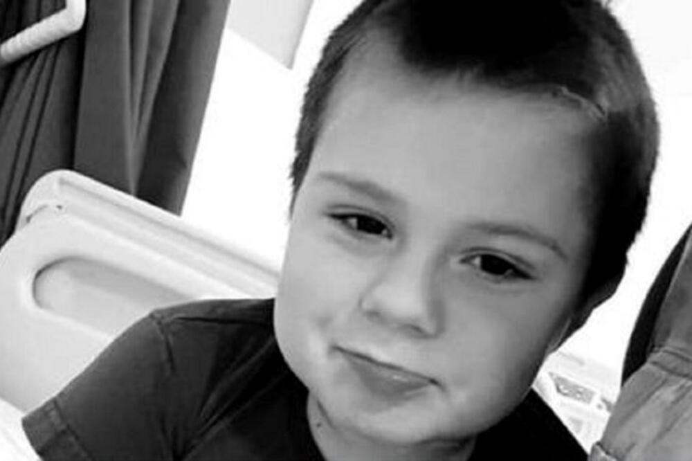 TRAGEDIJA! PREMINUO MALENI KONSTANTIN (5) Neutešna majka se od sina oprostila potresnom porukom: Više te ništa neće boleti