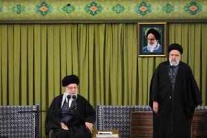 RAISI TREBALO DA POSTANE AJATOLAH? Nakon smrti predsednika Irana u prvi plan bi mogao da izbije neko mnogo bliži VRHOVNOM VOĐI