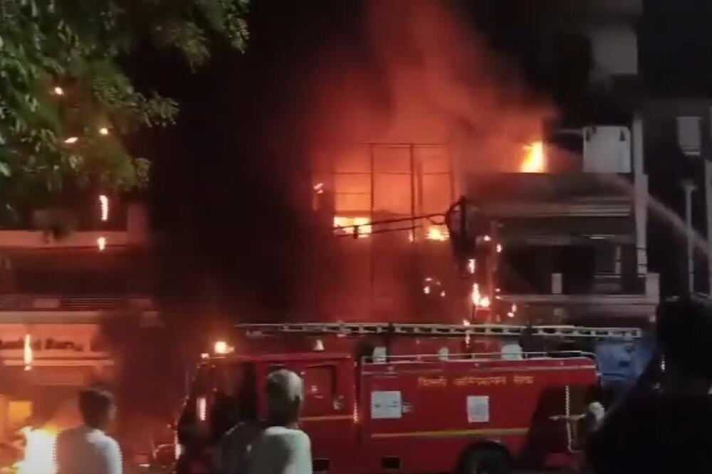 NASTRADALO ŠESTORO NOVOROĐENČADI: Užasan požar zahvatio bolnicu, policija saopštila da je vlasnik u BEKSTVU (FOTO, VIDEO)