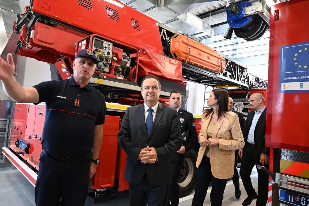 OD MOMENTA KAD DEŽURNI DOBIJE POZIV, U ROKU OD MINUT KREĆU NA TEREN! Dačić otvorio novu vatrogasnu stanicu, a evo gde se nalazi