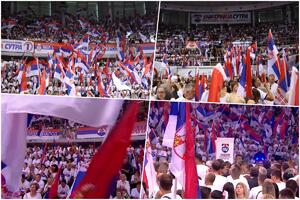 VELIČANSTVENE SCENE U ČAIRU Uz zvuke himne Srbije, razvučene velike trobojke i jaka poruka koja je simbol BORBE (FOTO)