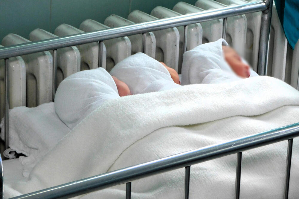 ZAPLAKALO 70 BEBA: U porodilištu u Loznici proteklog meseca stiglo 37 dečaka i 33 devojčice