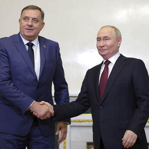 MILE, OPROSTI ŠTO KASNIM: Pogledajte srdačan susret Dodika i Putina RUSKI