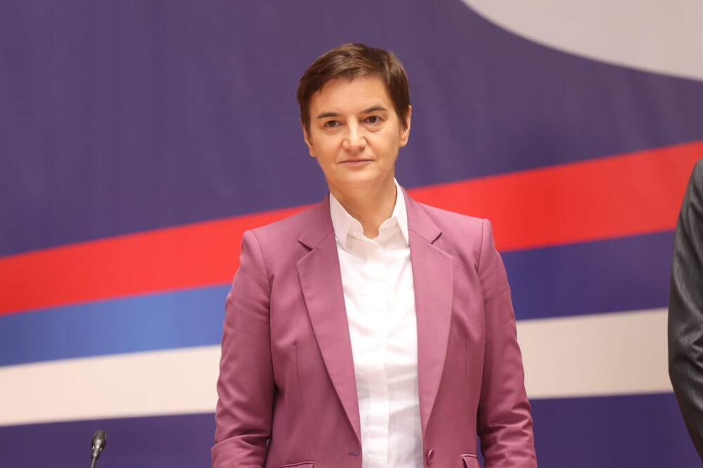 PROSEČNA PLATA U SRBIJI PREŠLA CIFRU OD 100.000 DINARA Brnabić: Misija je da do 2027. bude 1.400 evra! RAD, TRUD I ISTRAJNOST