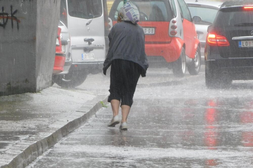 Danas stiže kiša: Pljuskovi sa grmljavinom poslepodne očekuju se u 2 dela Srbije