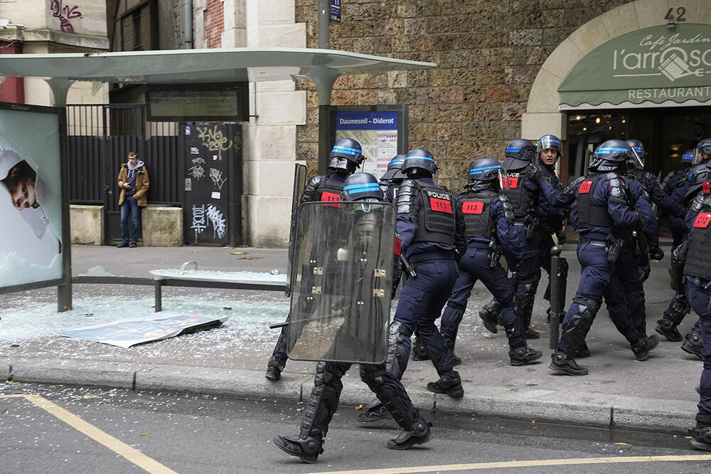FRANCUSKA STRAHUJE OD NEREDA: Više od 30.000 policajaca biće raspoređeno u nedelju širom države