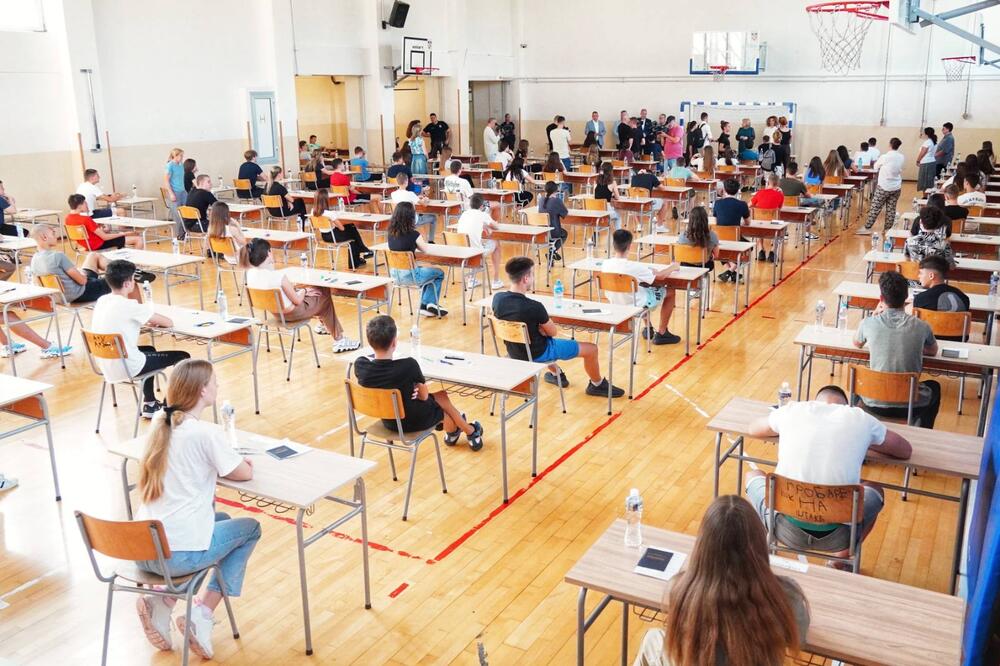 DRUGI DAN MALE MATURE, OSMACI POLAŽU TEST IZ MATEMATIKE: Završni ispit počinje u 9 sati, a ovo nije dozvoljeno