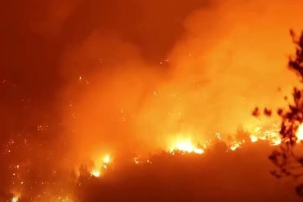 VELIKI POŽAR U GRČKOJ: Vatra se otela kontroli u Korintiji (VIDEO)