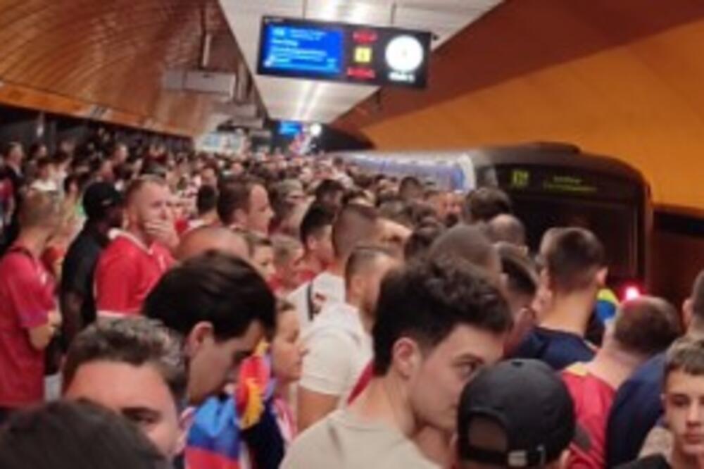 TOTALNI KOLAPS! Srpski navijači krenuli ka stadionu, ali ih je u metrou dočekalo novo NEPRIJATNO IZNENAĐENJE! (FOTO)