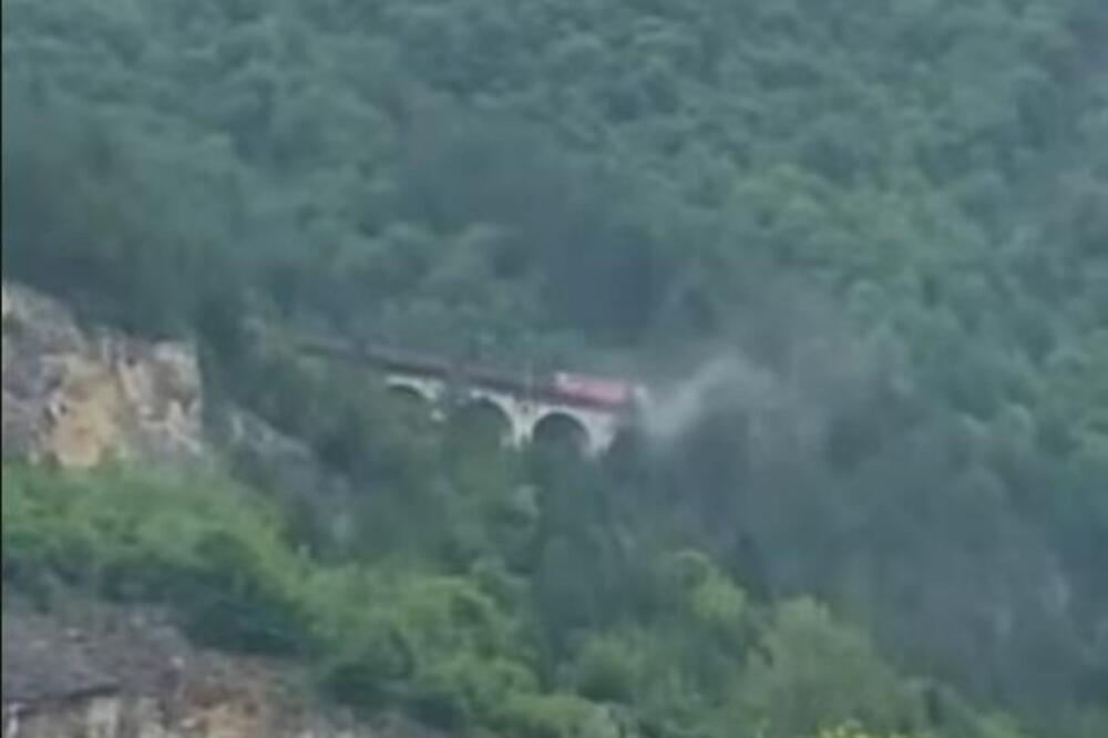 DRAMA KOD KONJICA: Teretni voz iskočio iz šina, ali ovo nije prvi put da se to DEŠAVA (VIDEO)