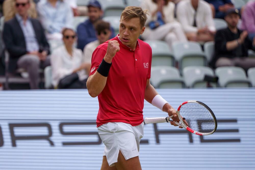 MEĐEDOVIĆ U ČETVRTFINALU ATP ČELENDŽERA U ISTANBULU: Novopazarac bez mnogo borbe do naredne runde - Imer mu predao meč u 2. setu