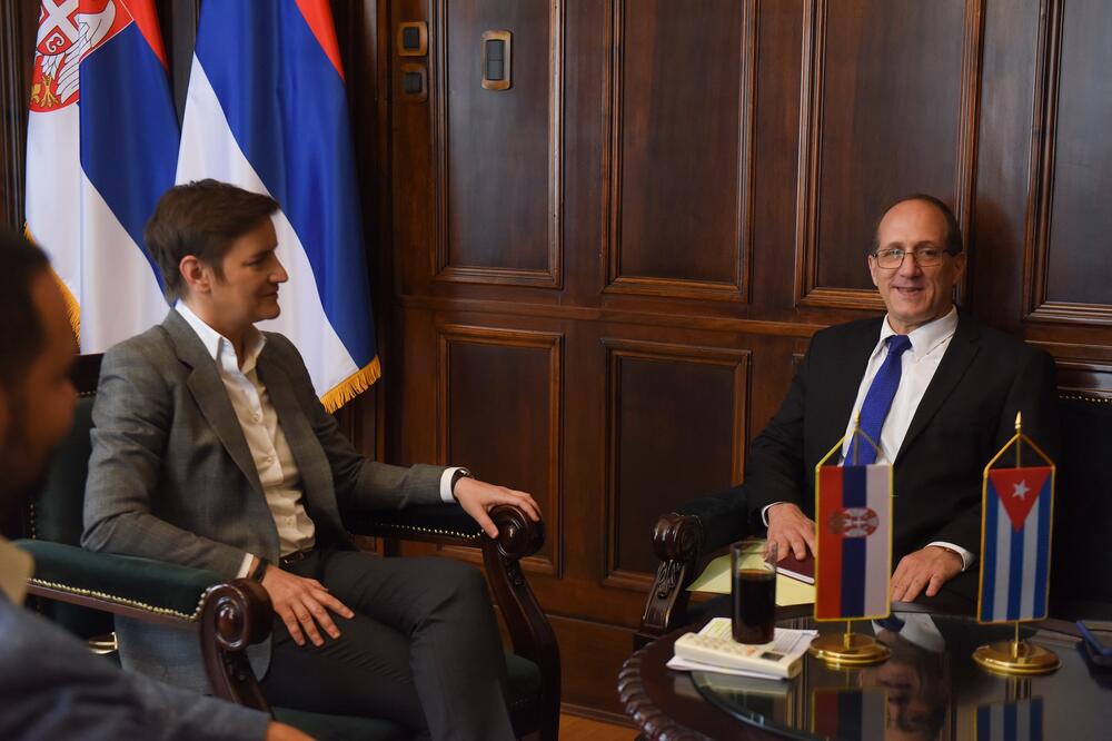 VELIKE MOGUĆNOSTI ZA PRODUBLJIVANJE SARADNJE: Predsednica Skupštine Ana Brnabić sastala se s ambasadorom Kube